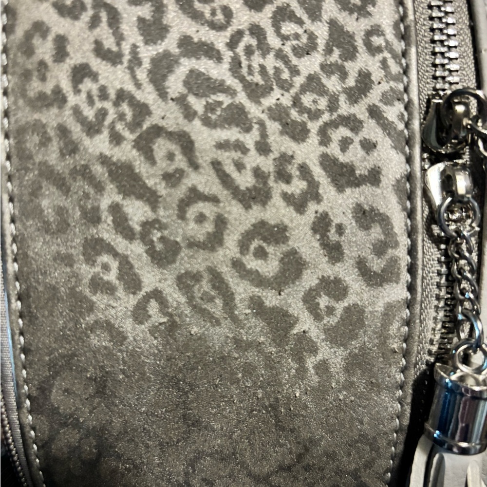 Leopard Print Crossbody Bag - White and Gray Jen & Co - Picture 10 of 11